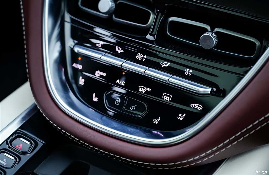 Aston Martin DBX, 2021 19