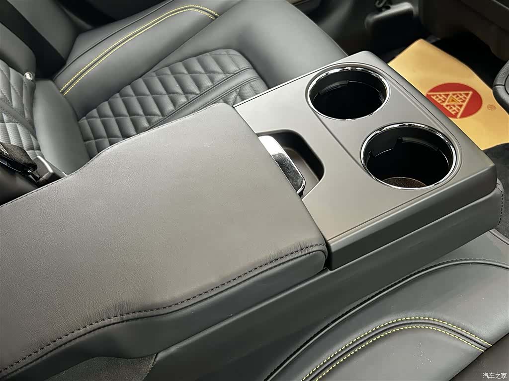 Maserati Ghibli, 2024 21
