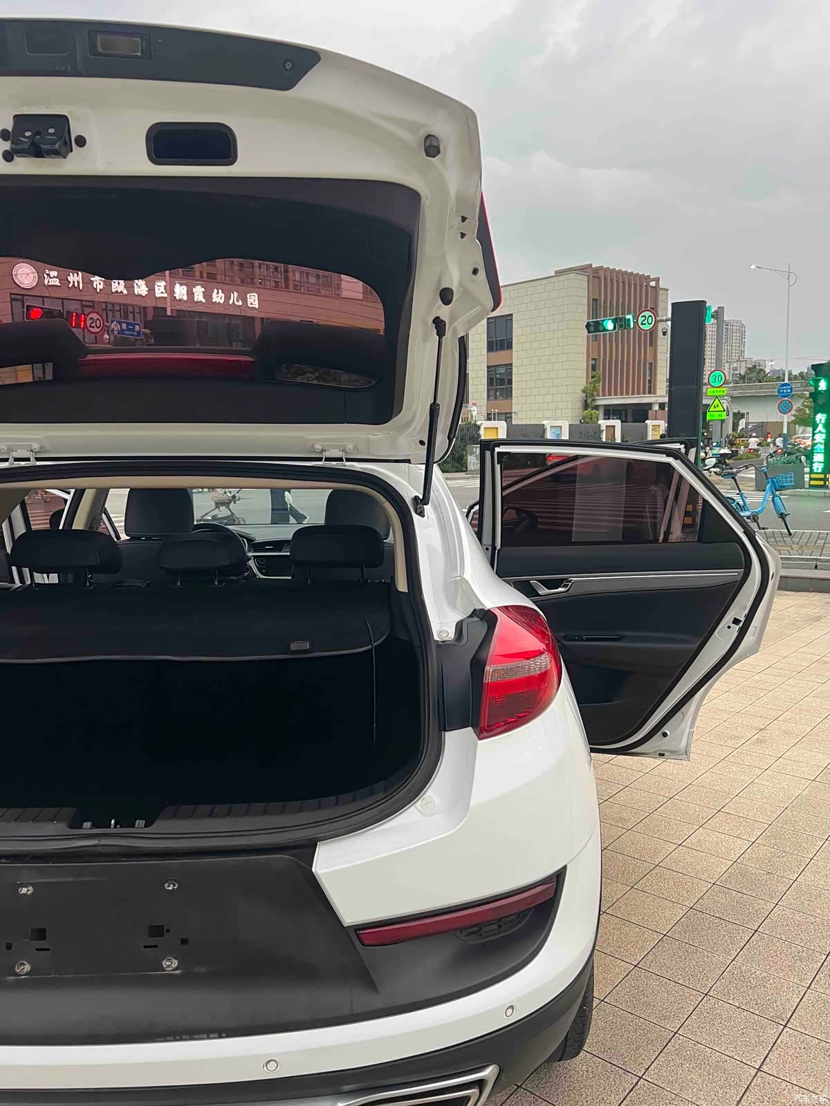Geely Emgrand, 2019 15