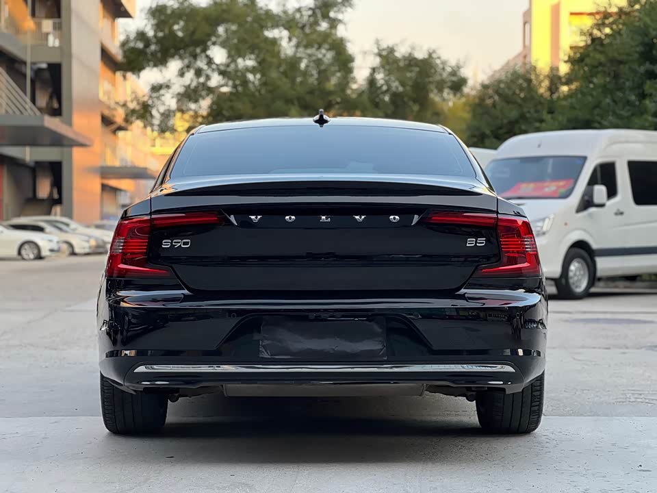 Volvo S90