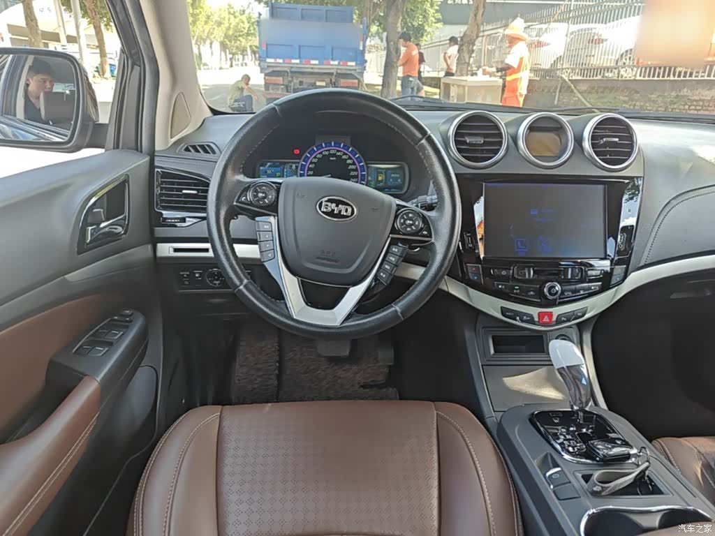 BYD S7, 2015 11