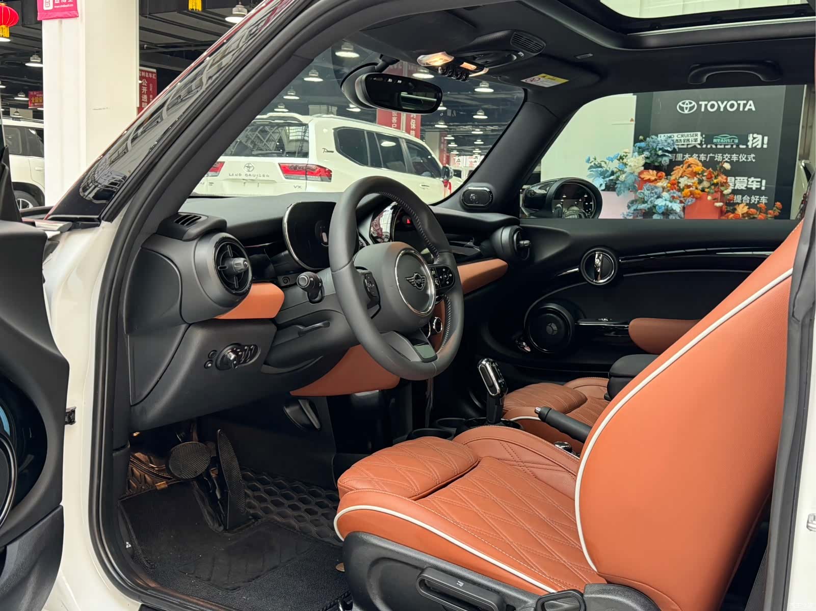 Mini Cooper, 2024 11