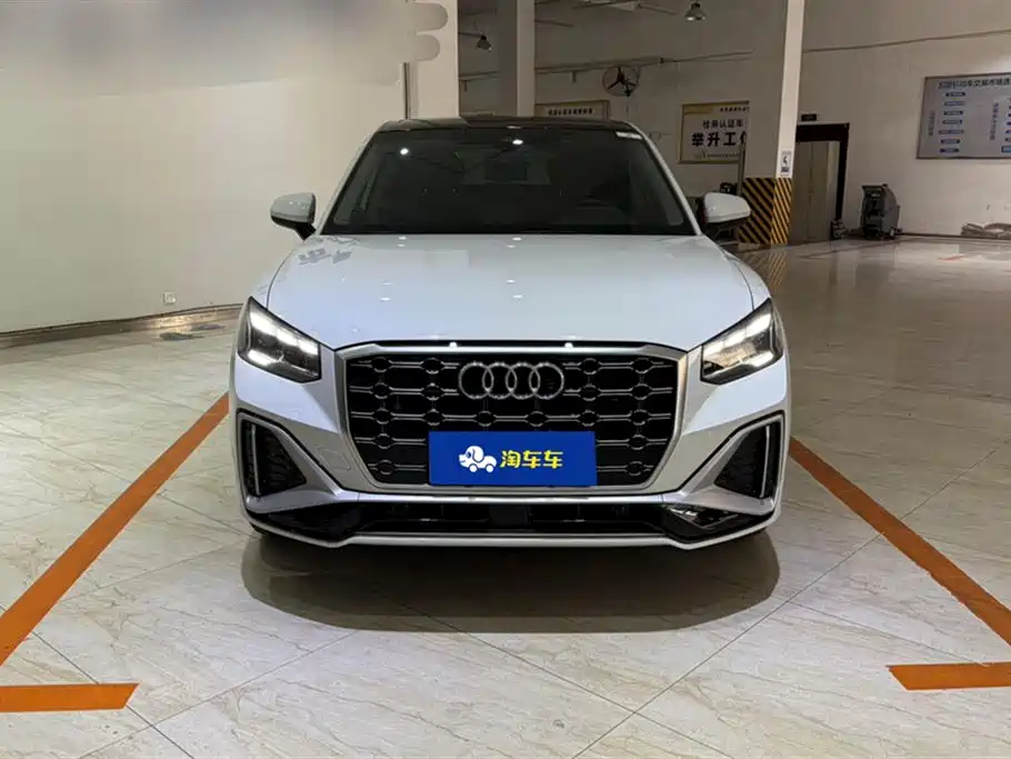 Audi Q2L