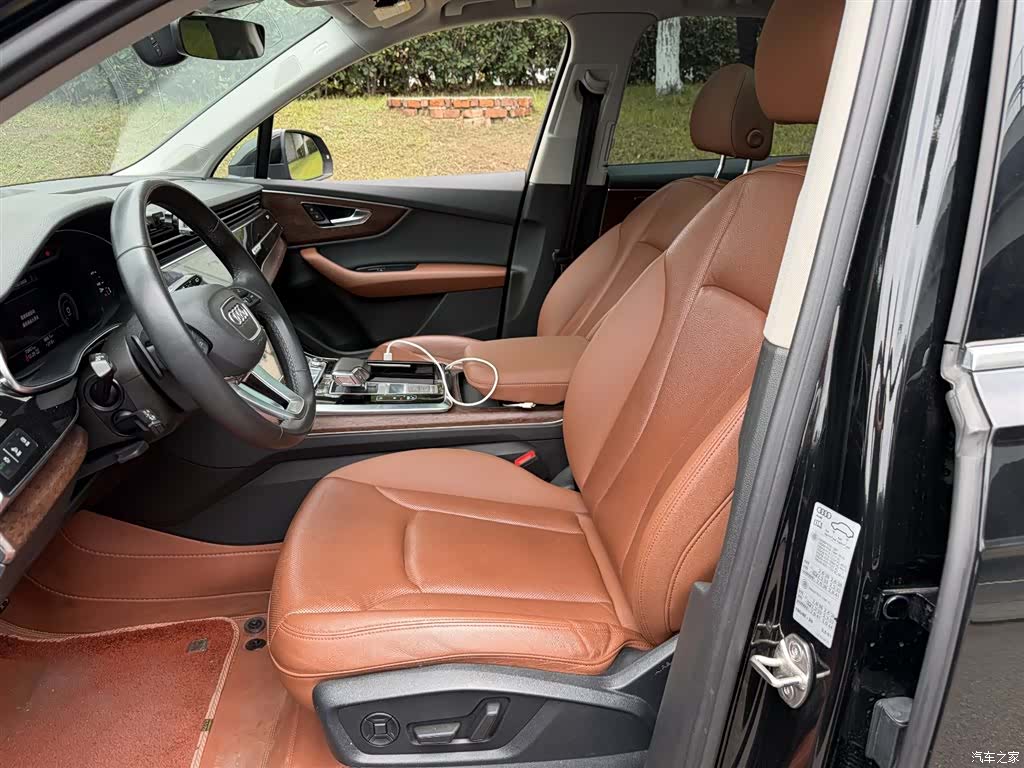 Audi Q7, 2022 8