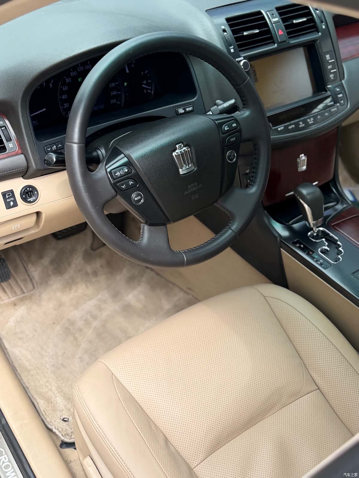 Toyota Crown, 2010 9