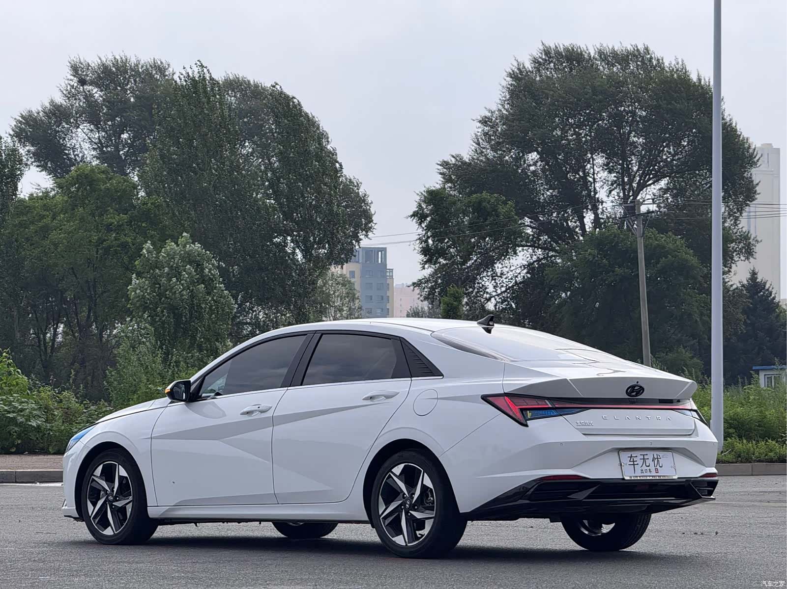 Hyundai Elantra, 2023 все фото