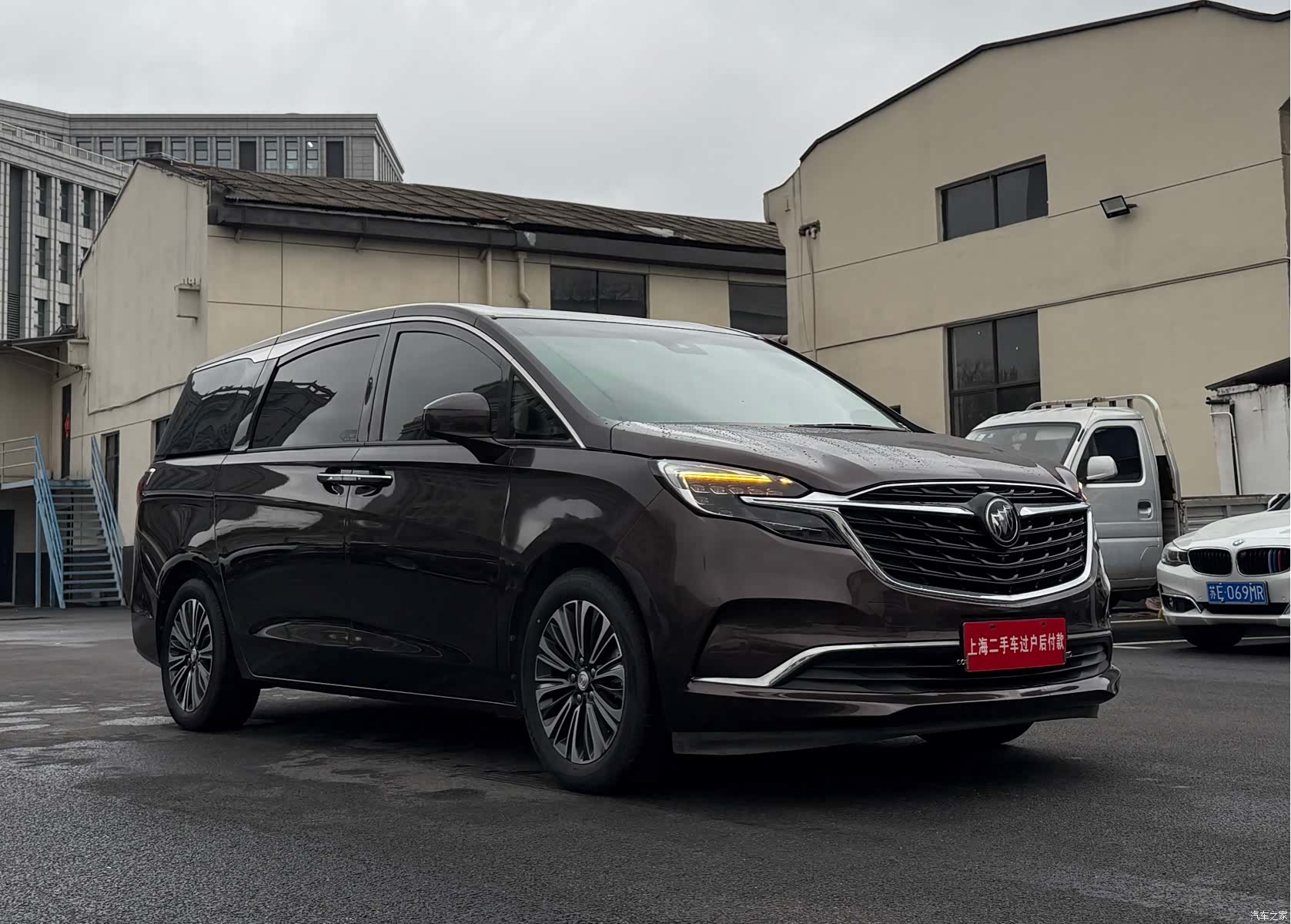 Buick GL8, 2021 3
