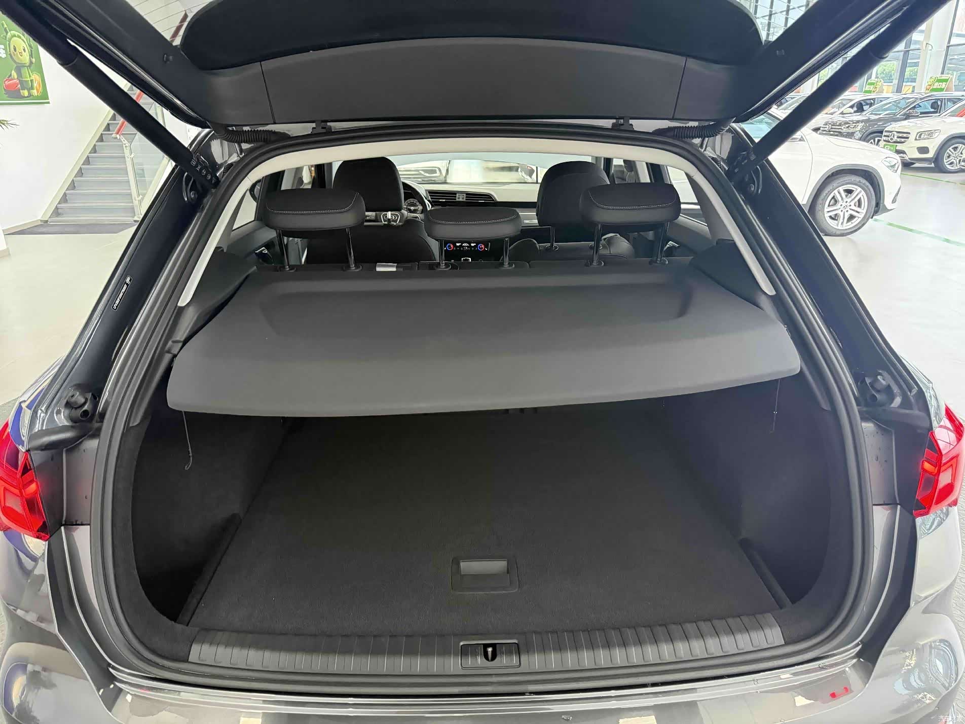 Audi Q3, 2023 18