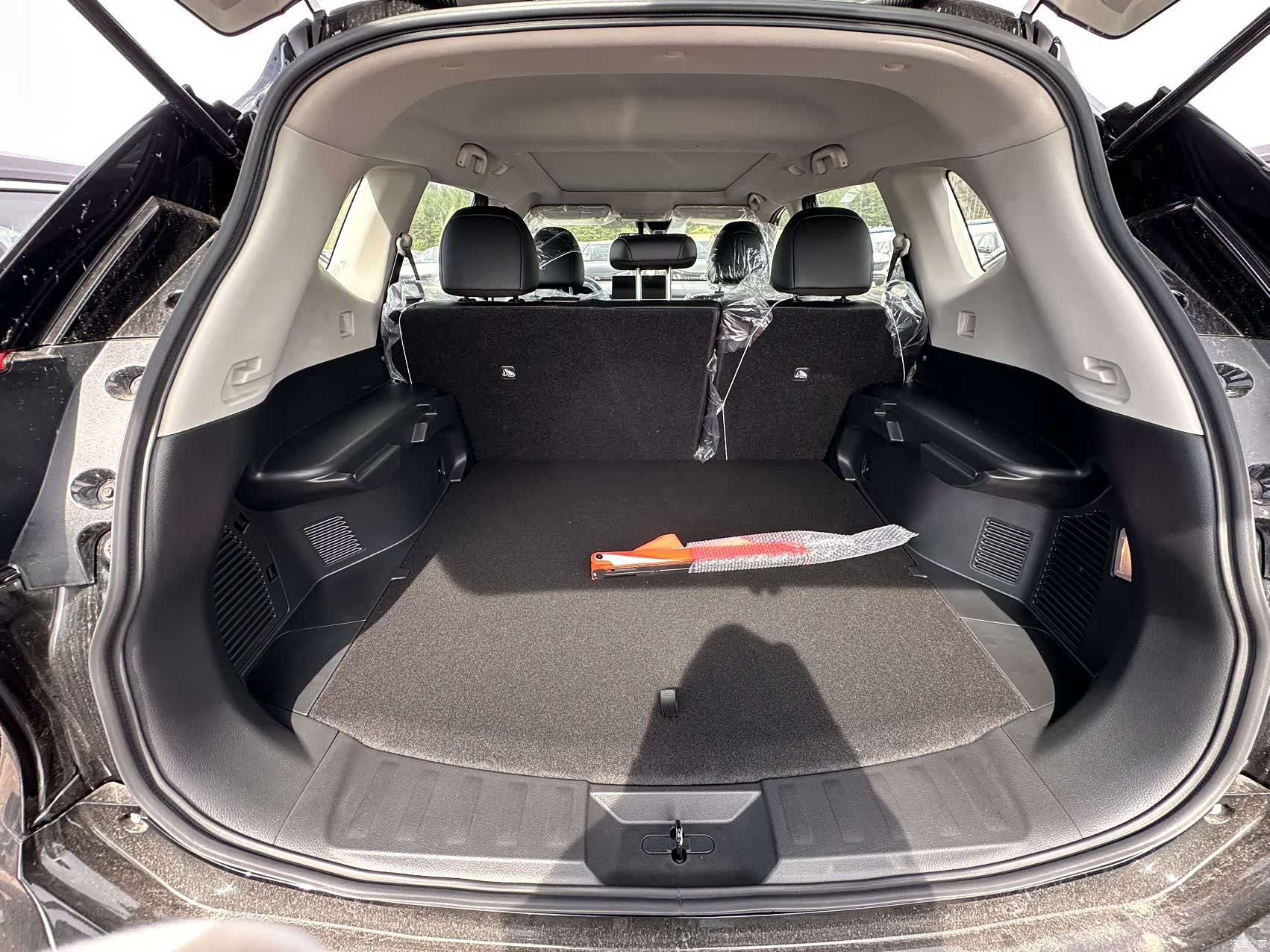 Nissan X-Trail, 2026 11