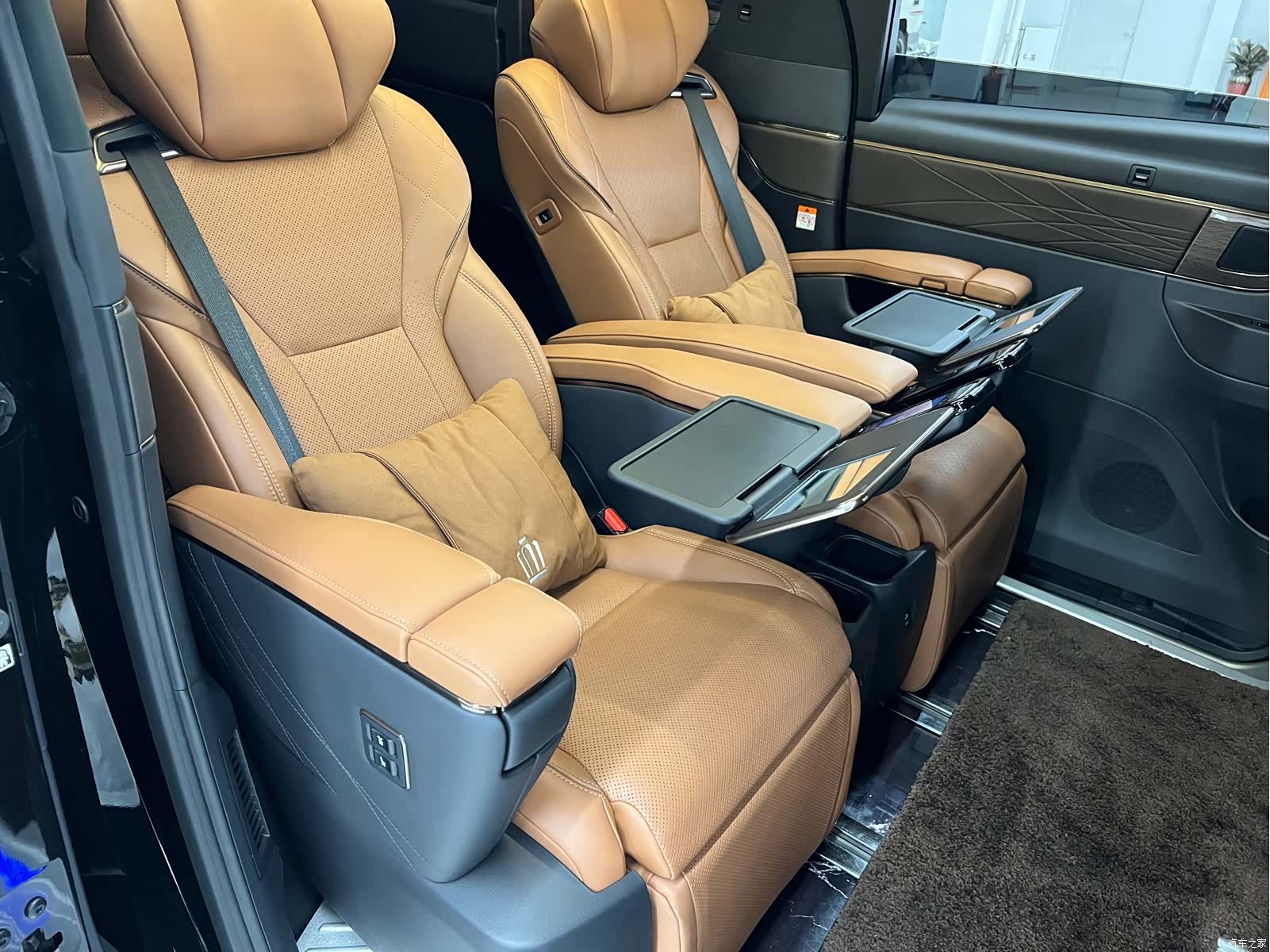 Toyota Vellfire, 2023 15
