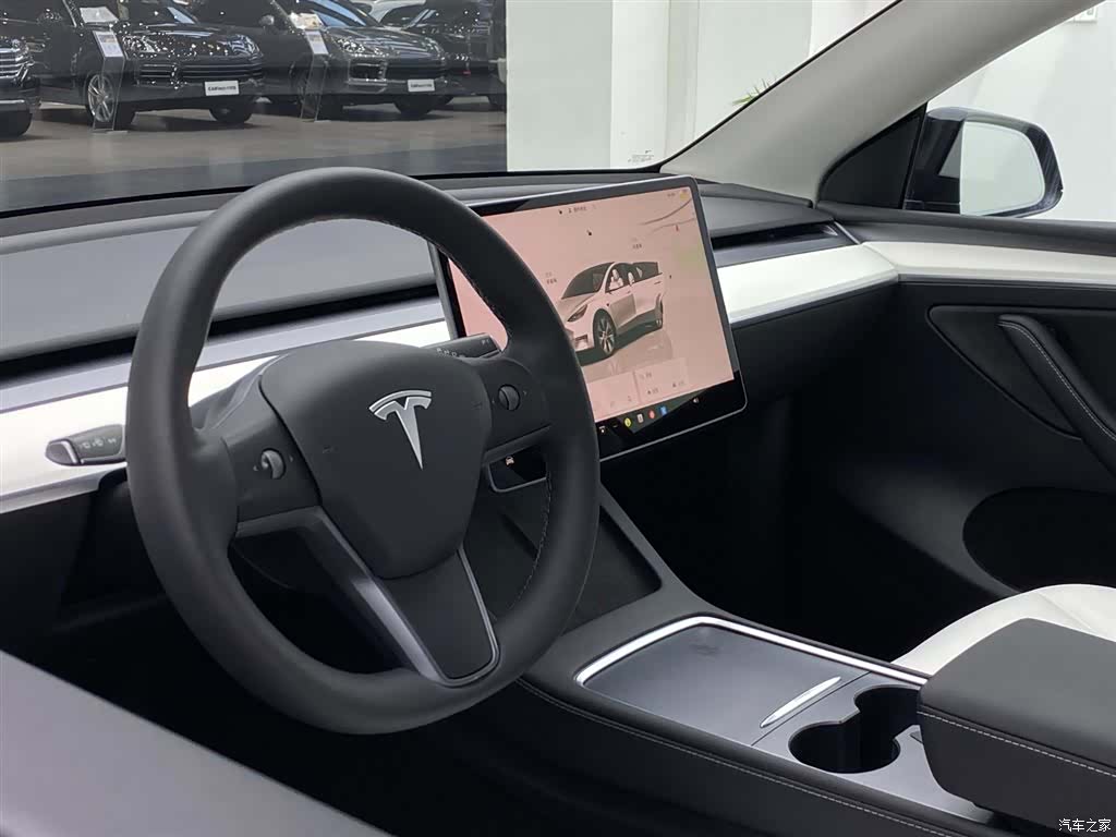 Tesla Model Y, 2022 28