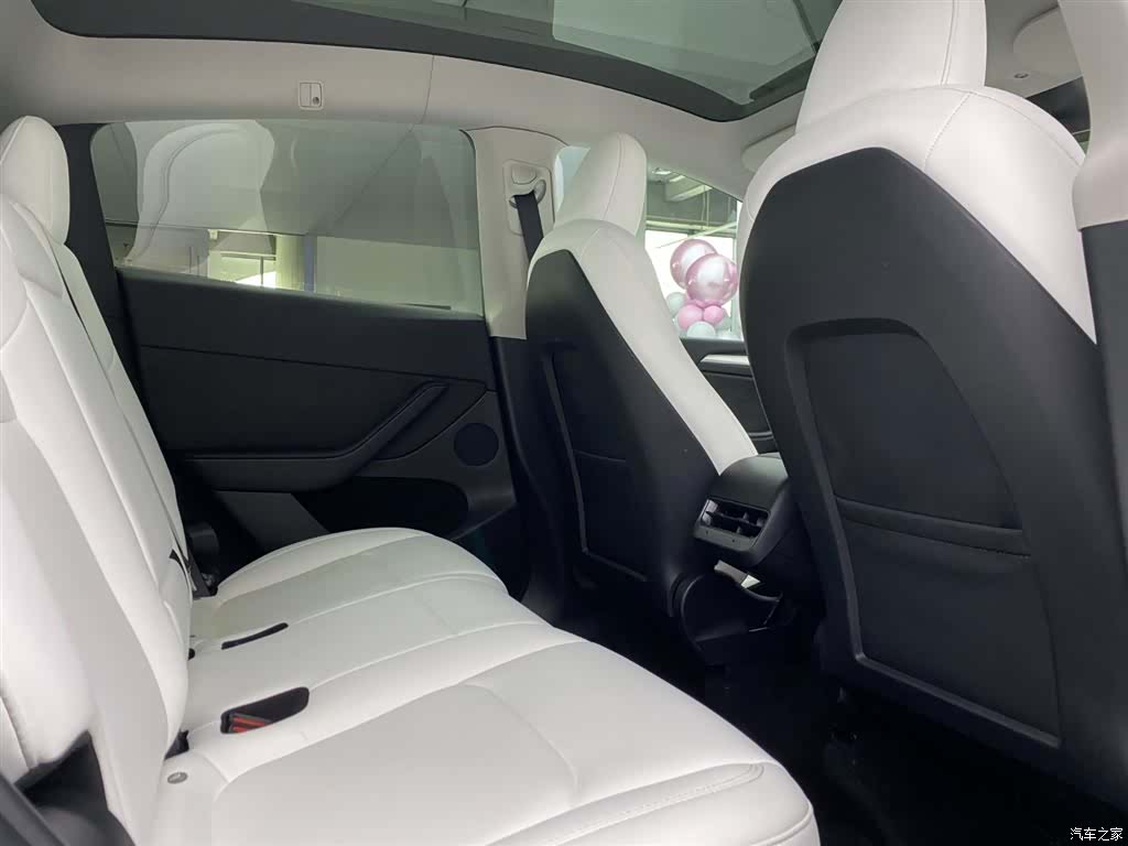Tesla Model Y, 2022 11