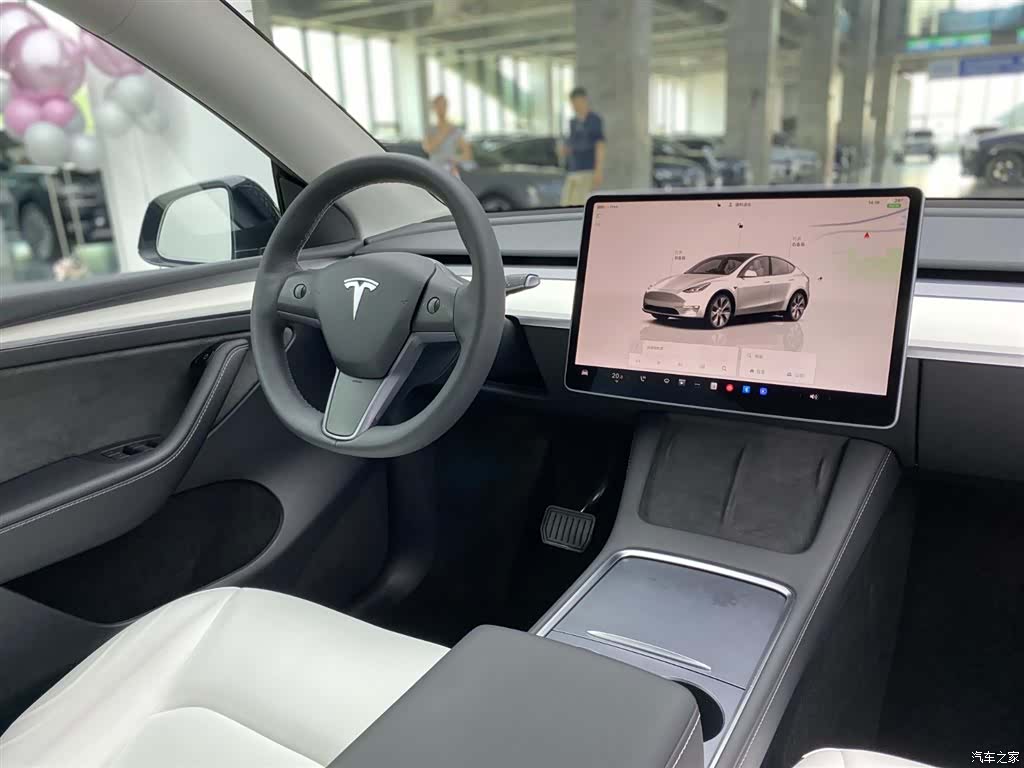 Tesla Model Y, 2022 14