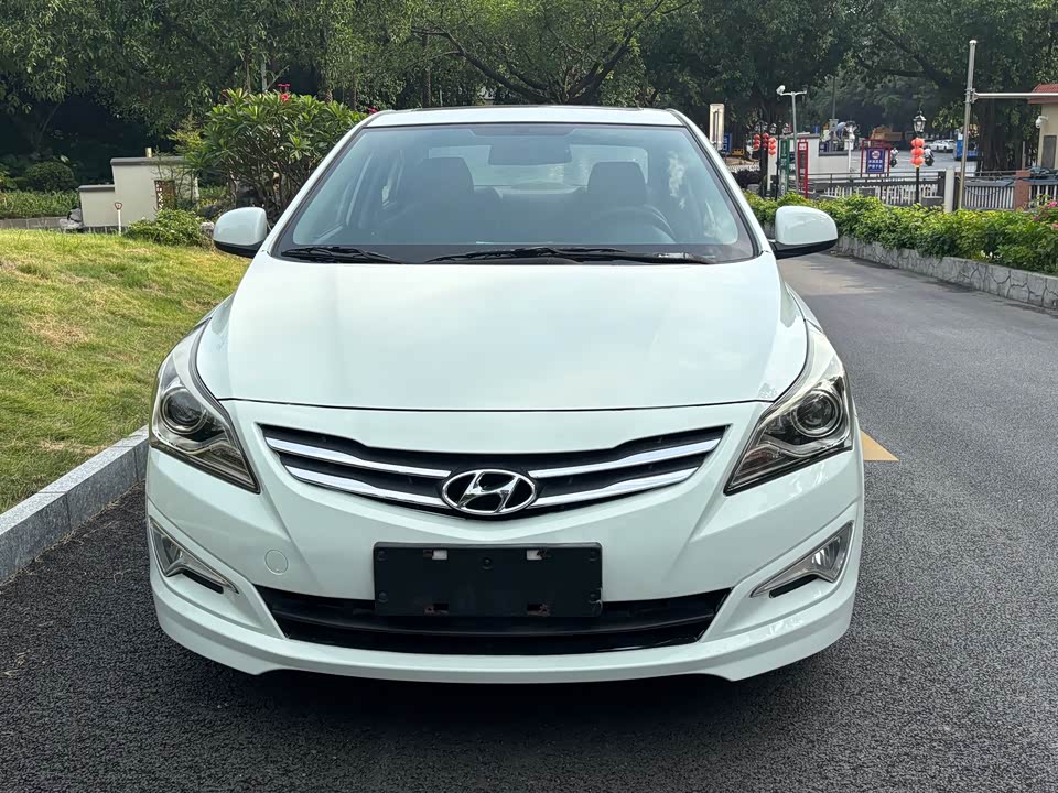Hyundai Rena