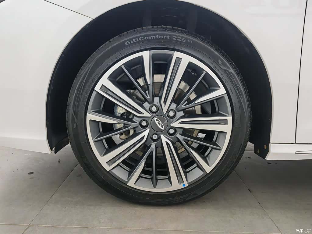 Chery Arrizo 8, 2023 17