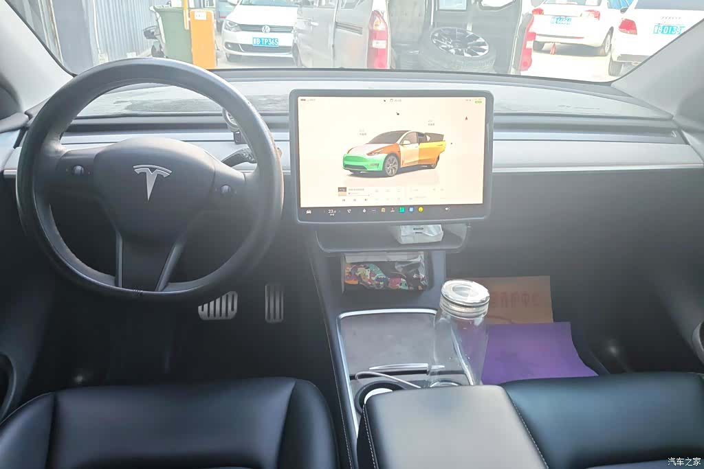 Tesla Model Y, 2024 16