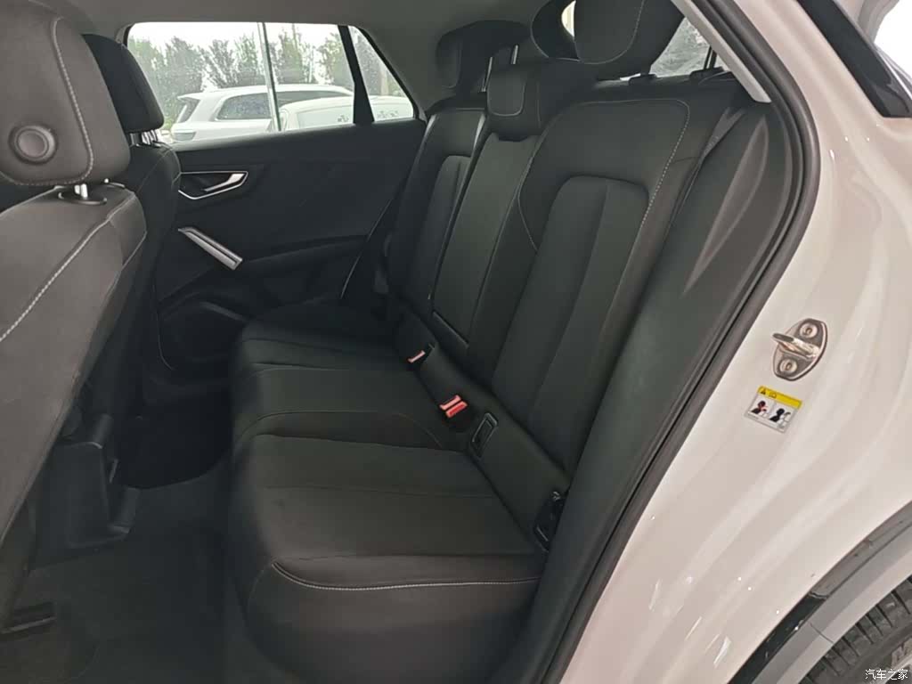 Audi Q2L, 2021 17