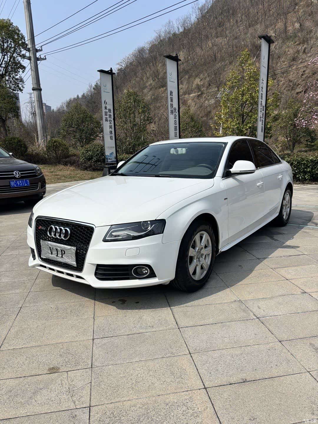 Audi A4L, 2010 1