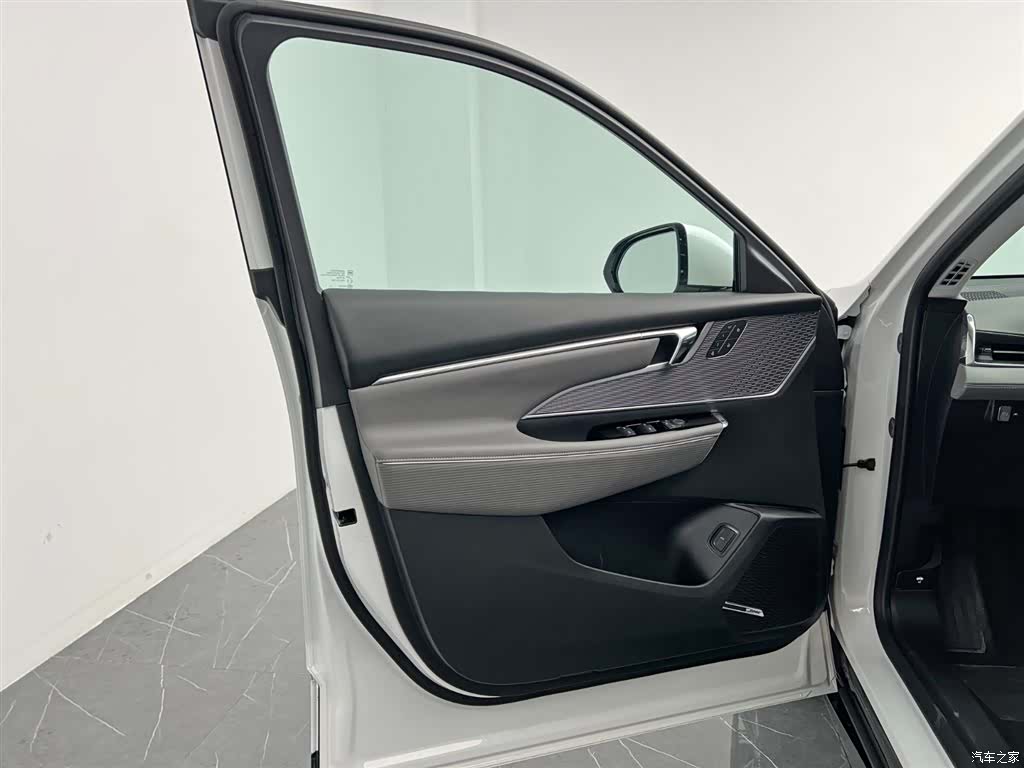 Buick E5, 2025 12