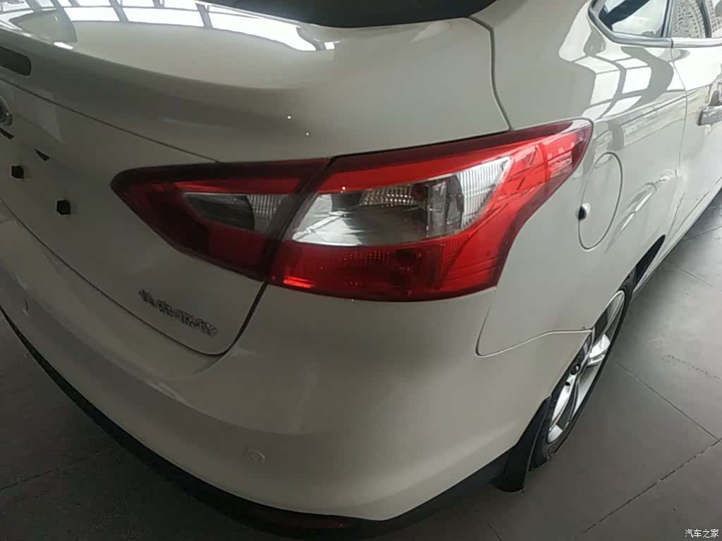 Ford Focus, 2015 8