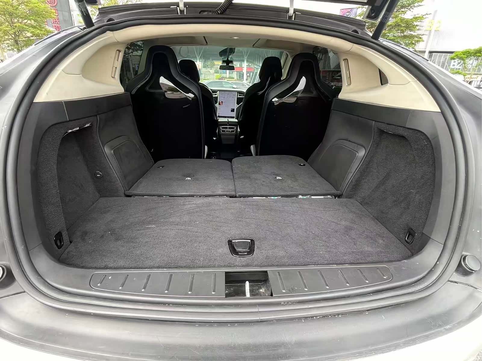 Tesla Model X, 2017 25