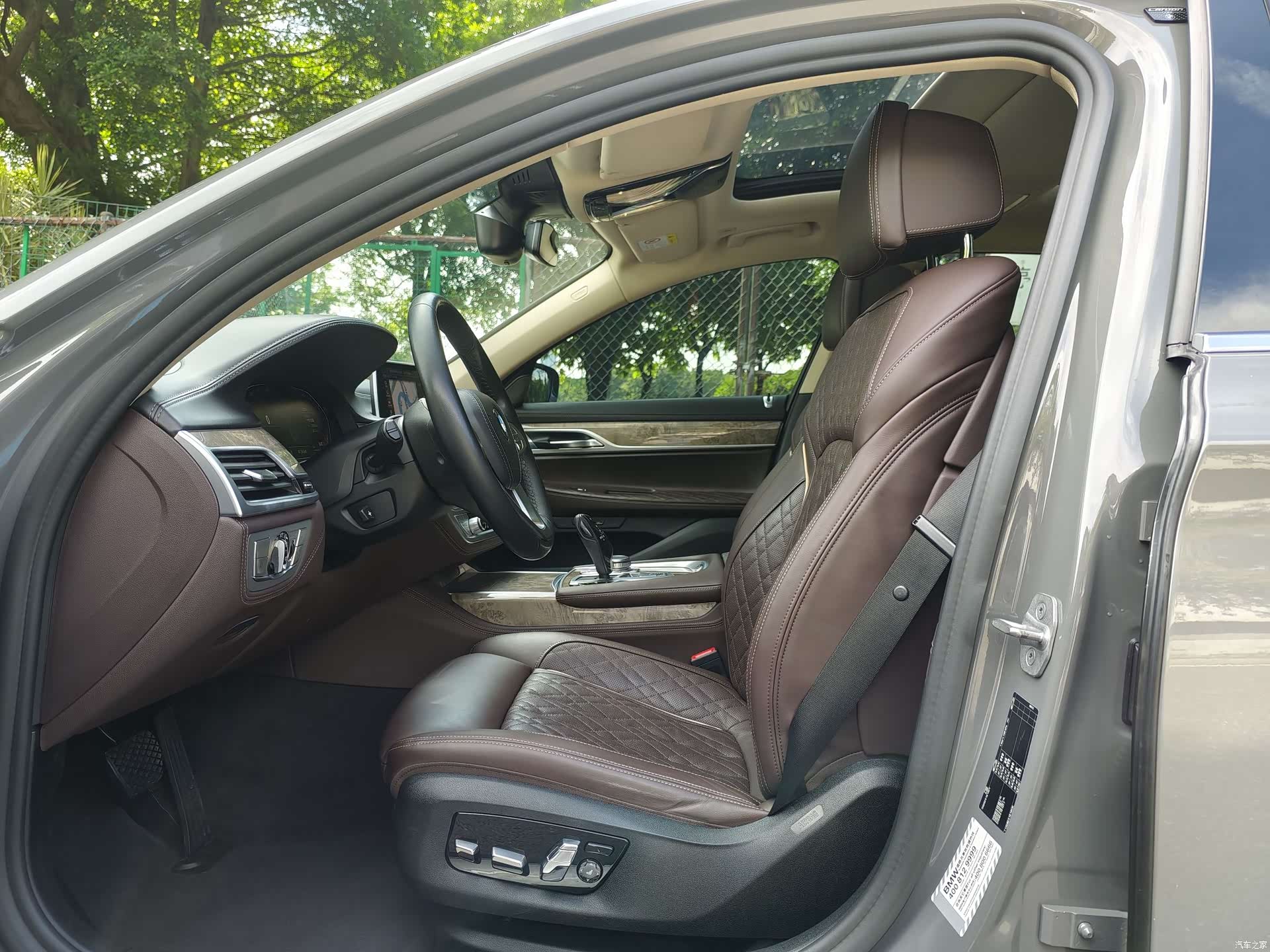 BMW 7 Series, 2021 все фото