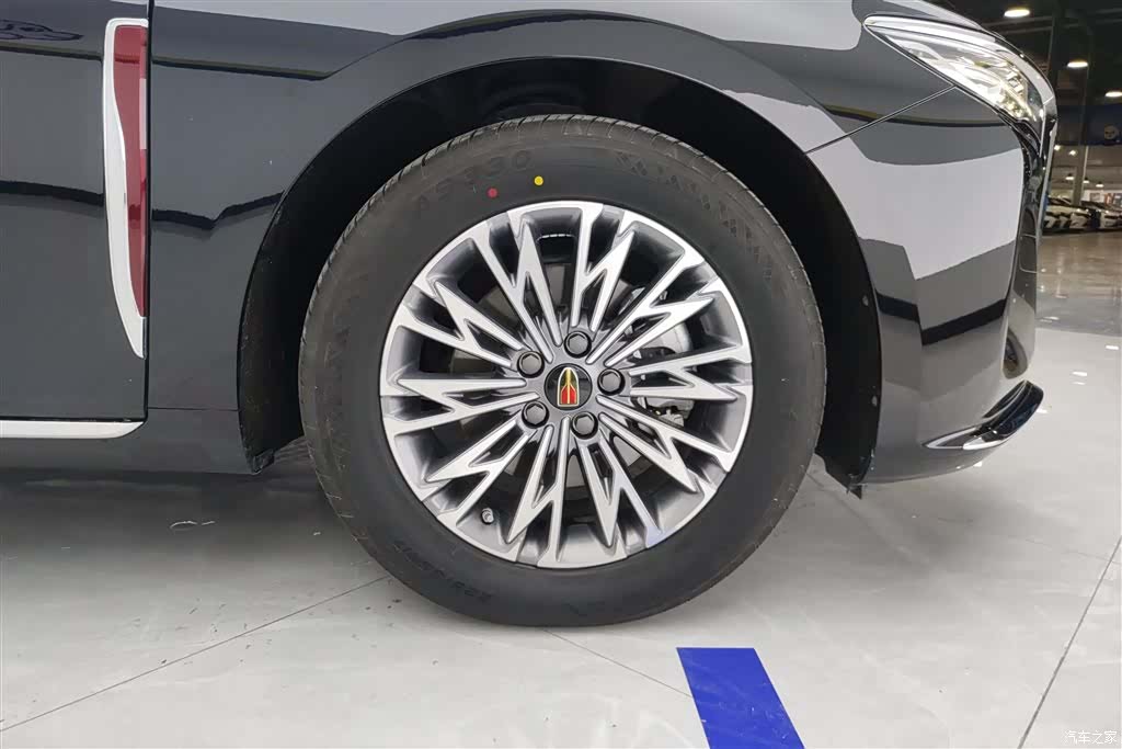 Hongqi H5, 2024 6