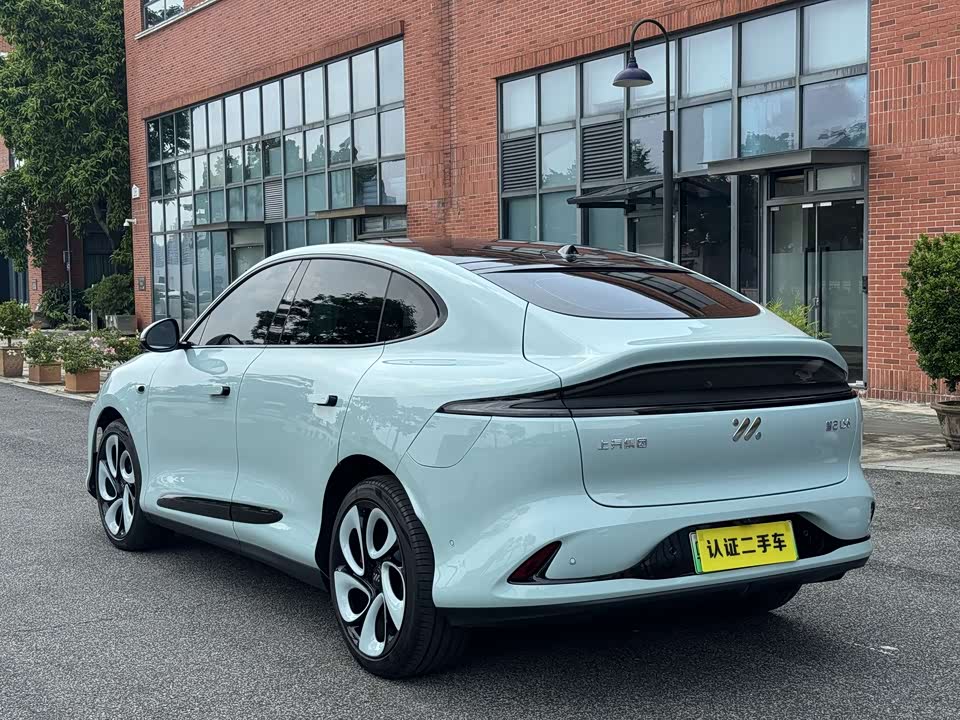 IM Motors Zhiji LS6 IM Motors Zhiji LS6