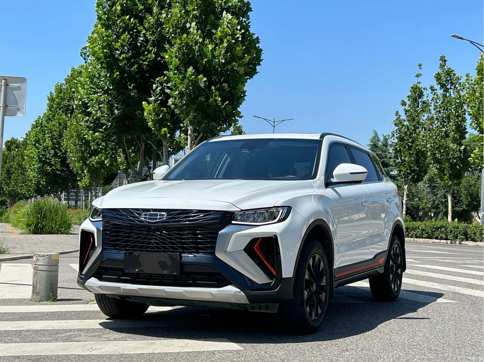 Geely Boyue, 2022 13