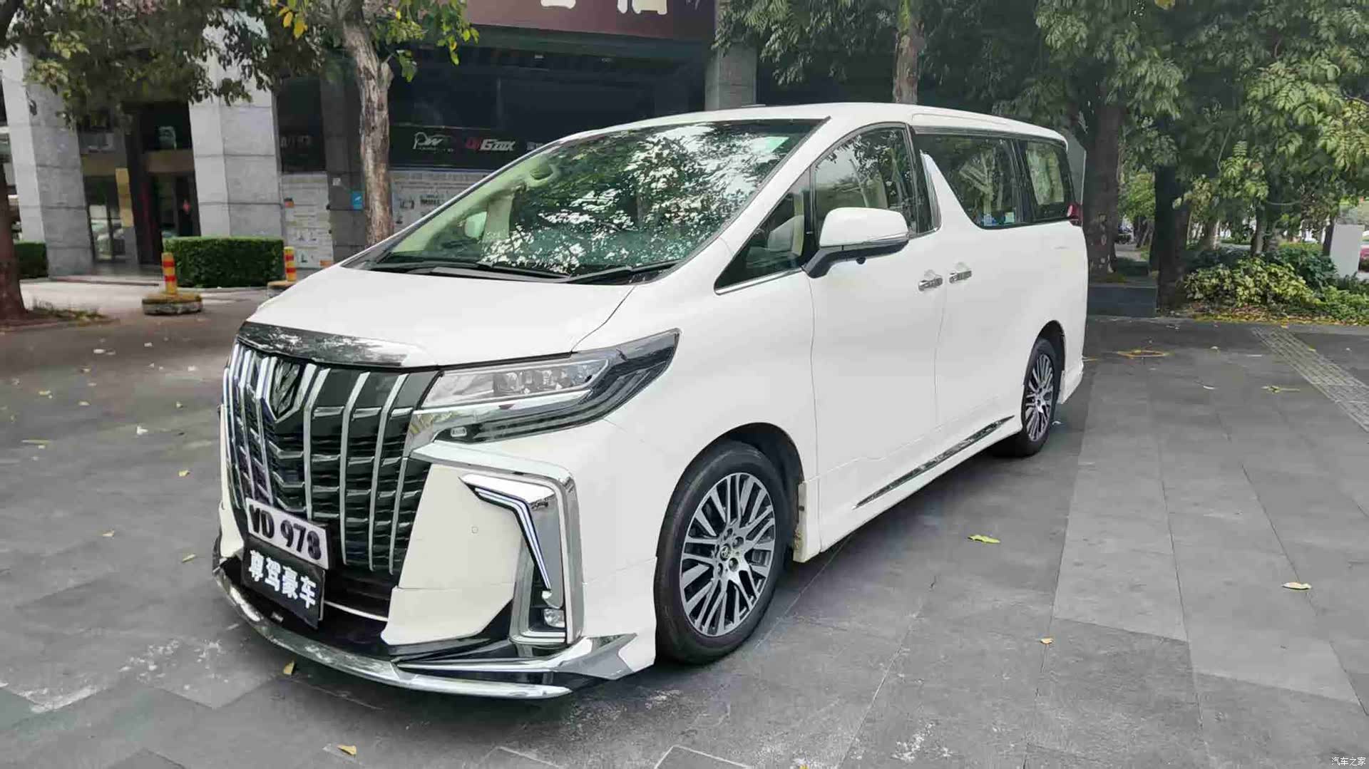 Toyota Alphard, 2017 3