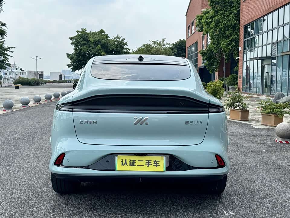 IM Motors Zhiji LS6 IM Motors Zhiji LS6