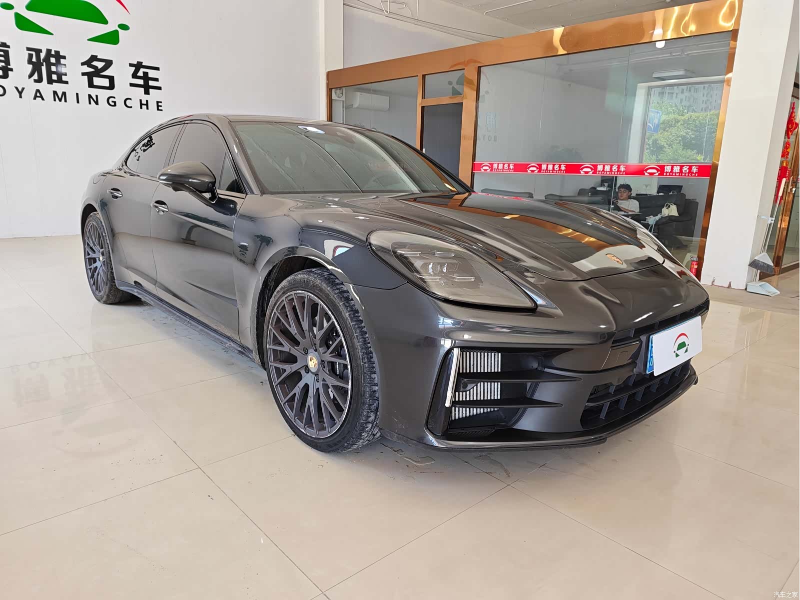 Porsche Panamera, 2025 2