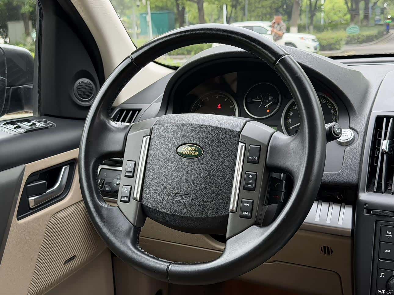 Land Rover i6, 2010 10