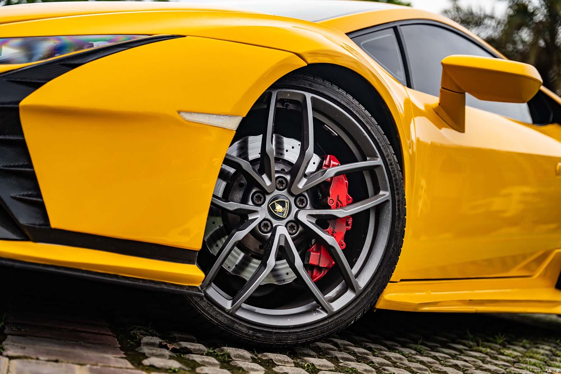 Lamborghini Huracán, 2015 все фото