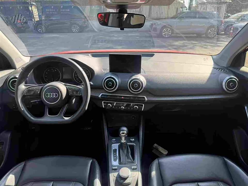 Audi Q2L