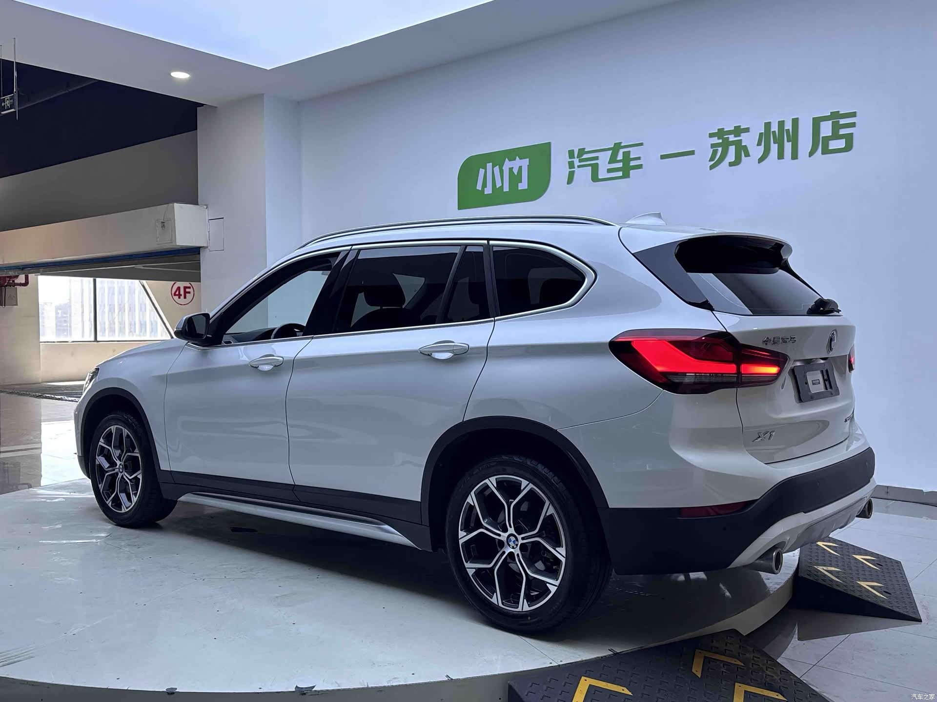 BMW X1, 2022 все фото