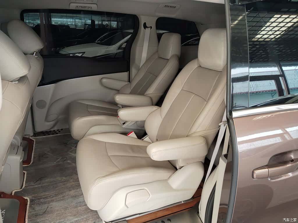 Buick GL8, 2020 13