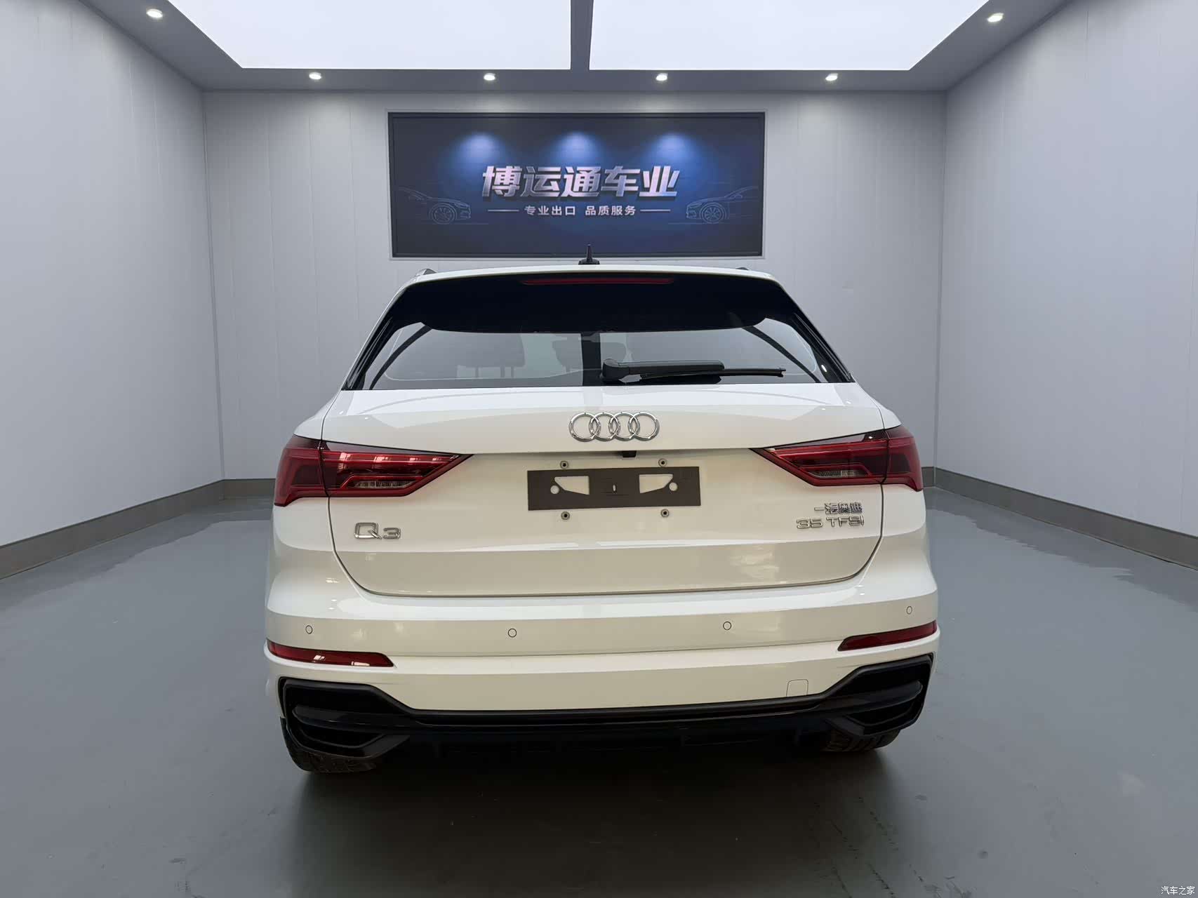 Audi Q3, 2022 все фото