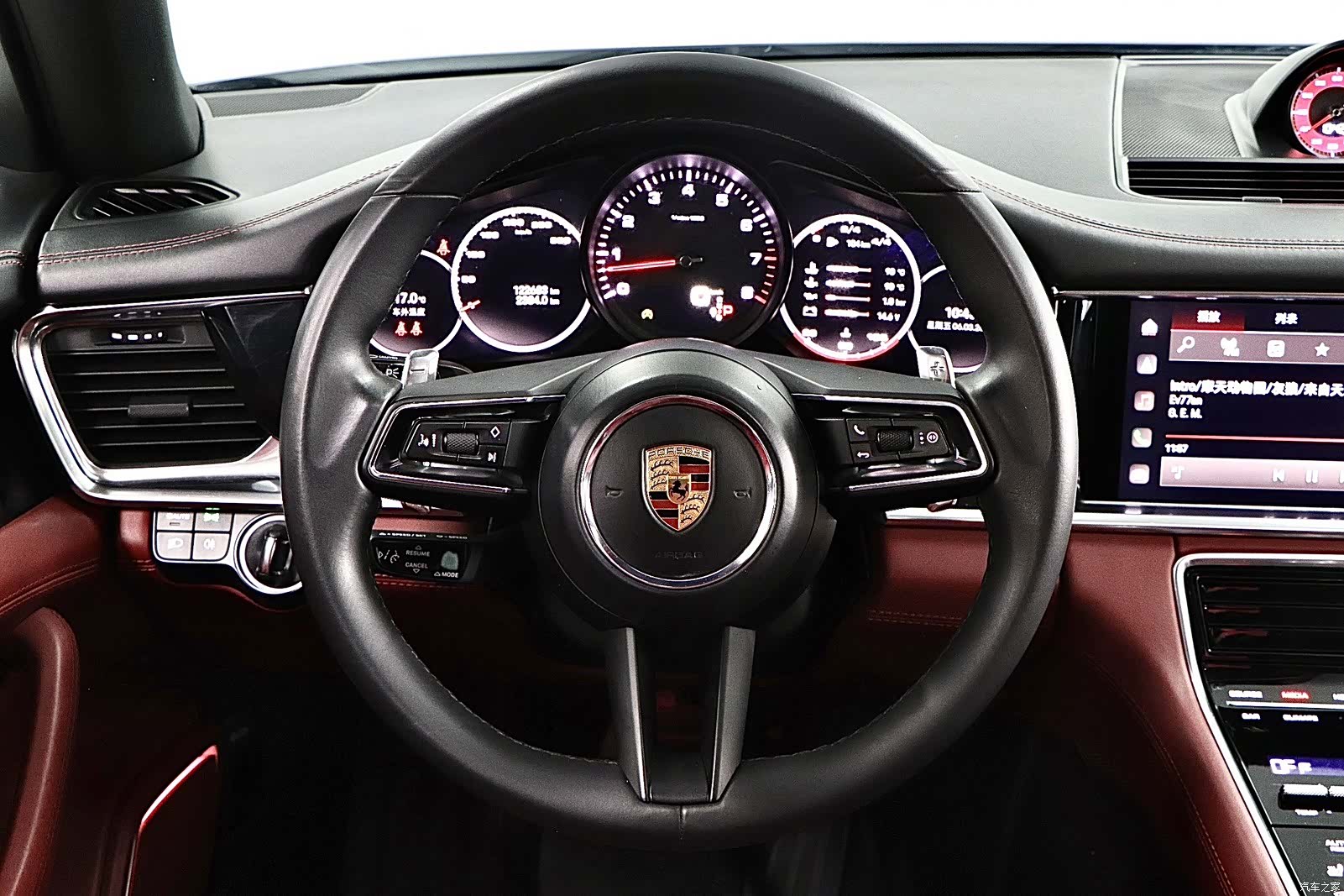 Porsche Panamera, 2022 9