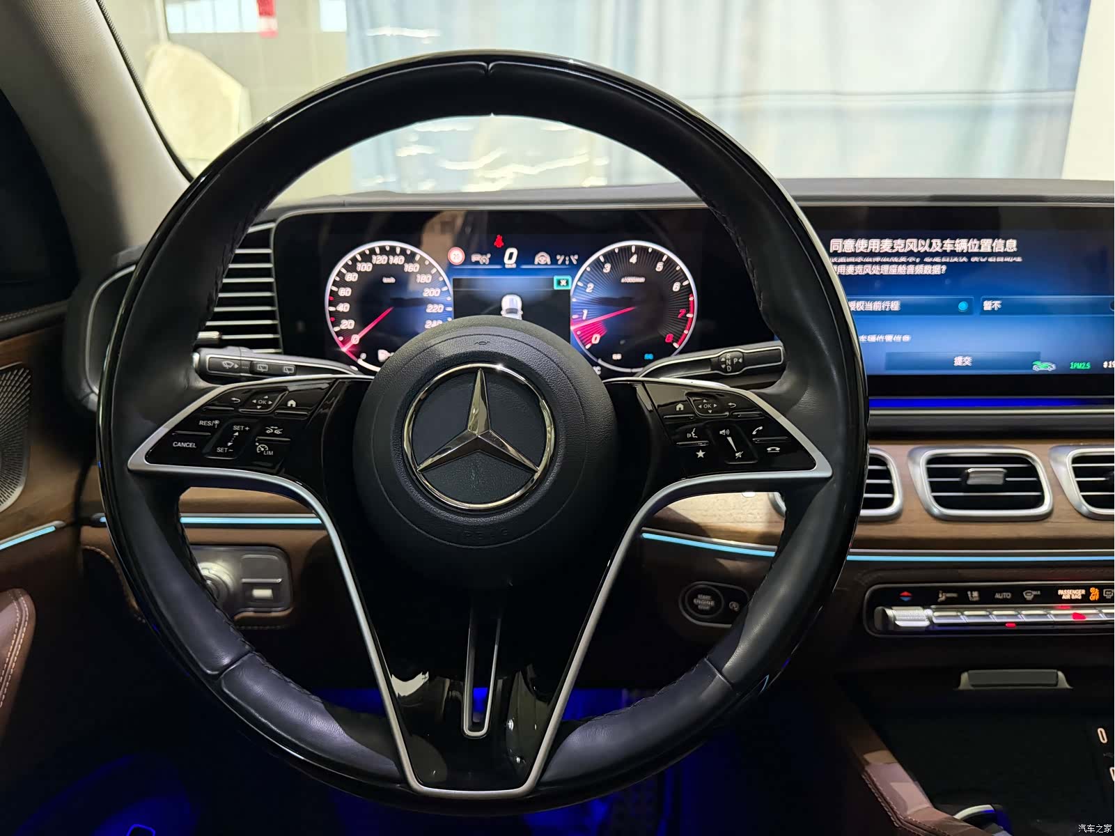 Mercedes-Benz GLS, 2024 10
