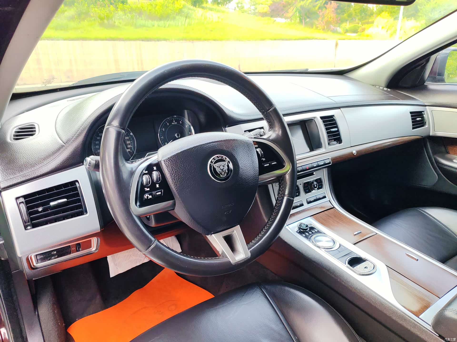 Jaguar XF, 2015 13