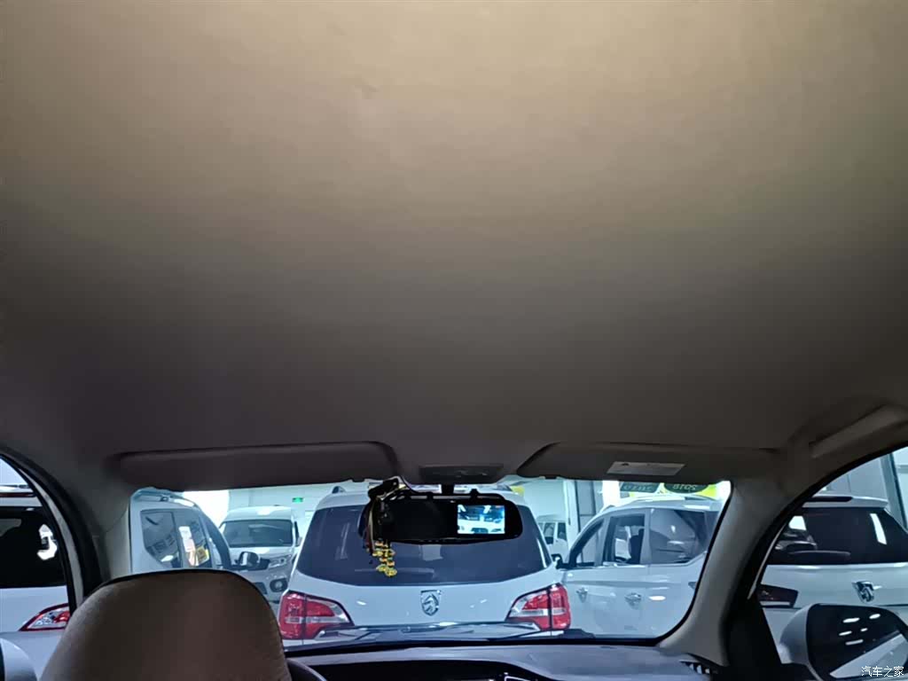 Wuling 730, 2017 18