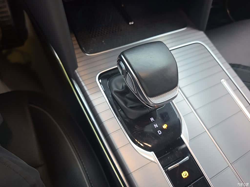 Hongqi HS7, 2025 21