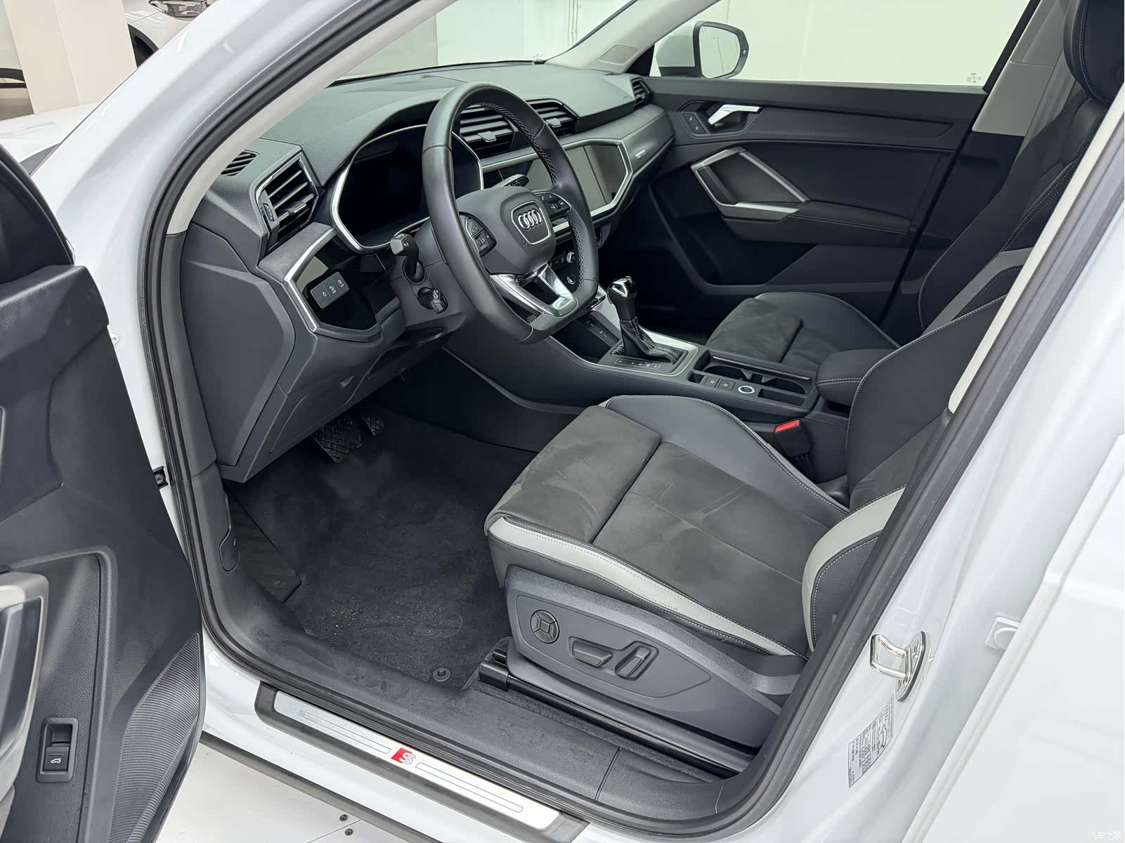 Audi Q3, 2022 13