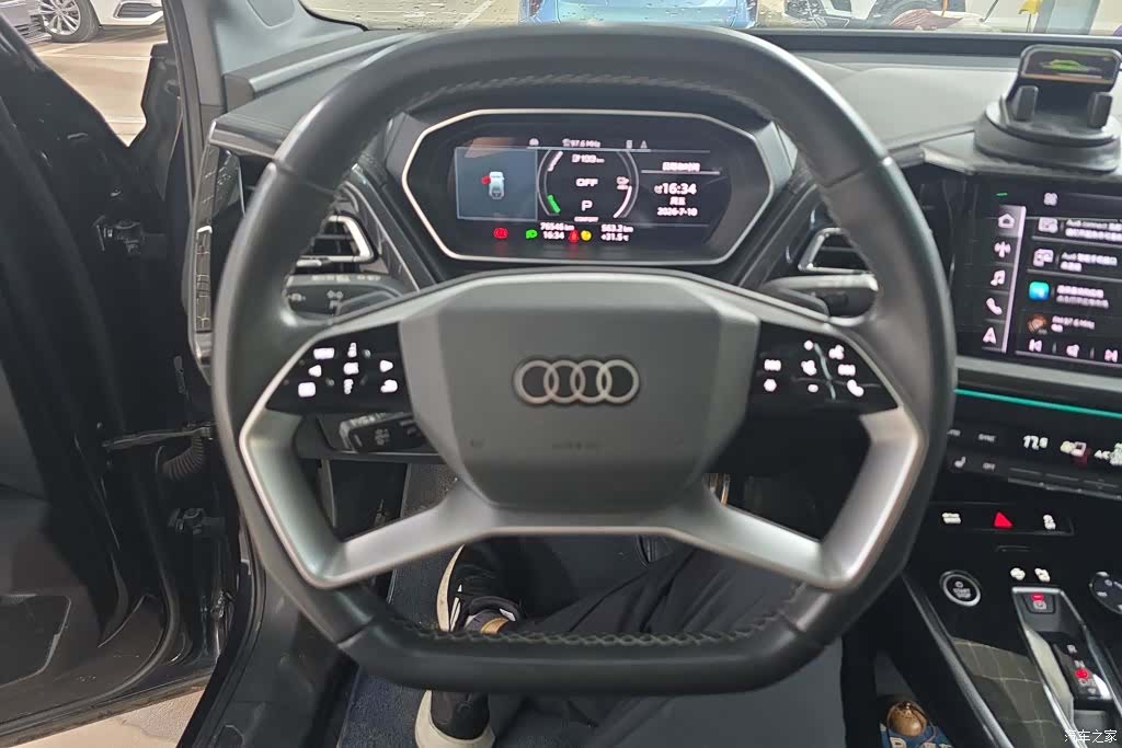 Audi Q4 e-tron, 2023 15