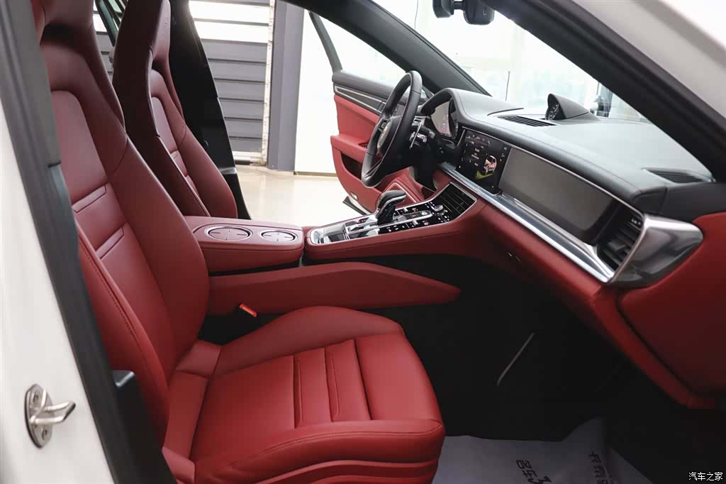 Porsche Panamera, 2023 26