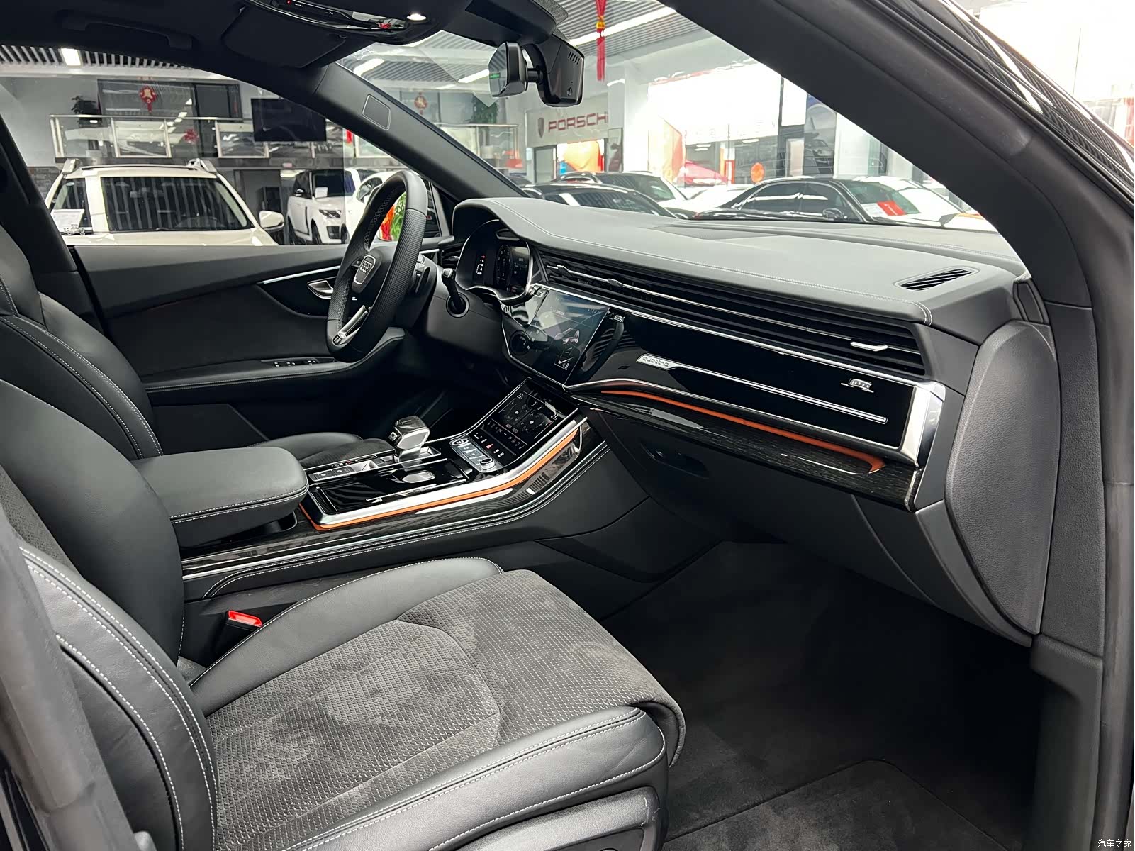 Audi Q8, 2020 25