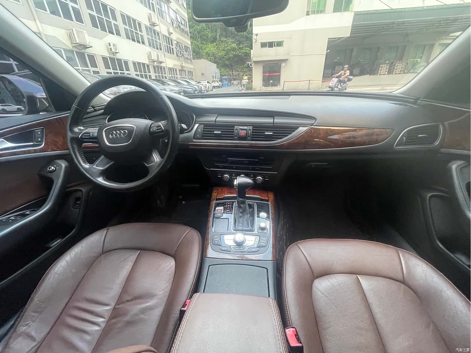 Audi A6L, 2015 10