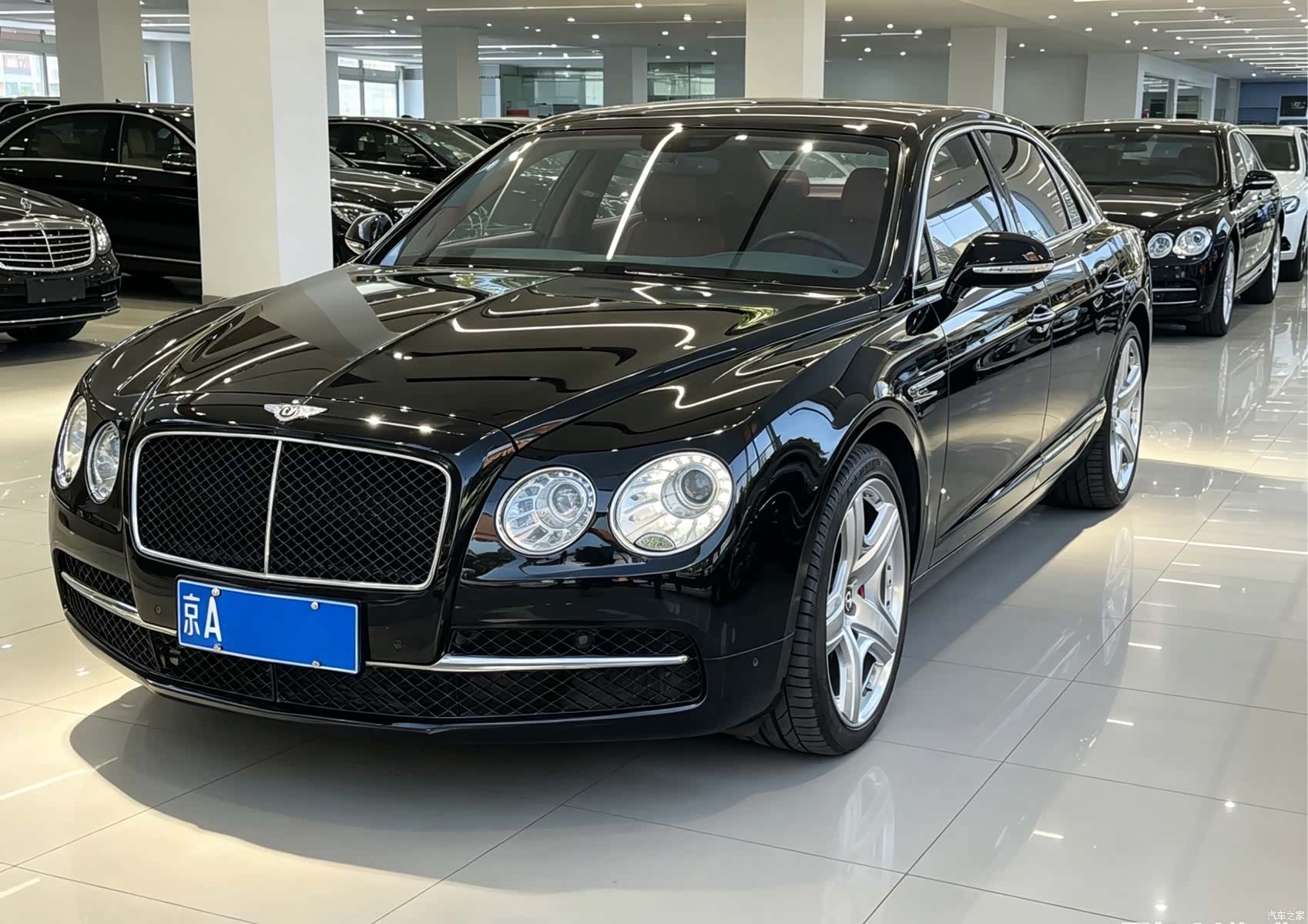 Bentley Flying Spur, 2013 1
