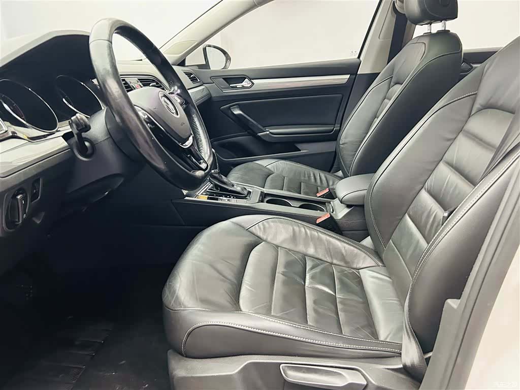 Volkswagen Lamando, 2016 19